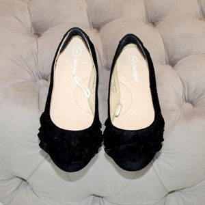 Girl's black suede ruffle ballet flat sz 1